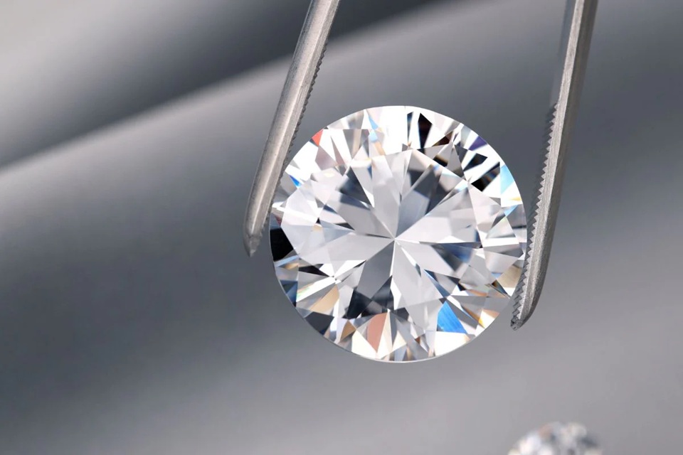 Moissanite: The Sparkling Gem That Rivals Diamonds