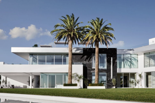 Factors That Influence the Price of Luxury Sky Mansions